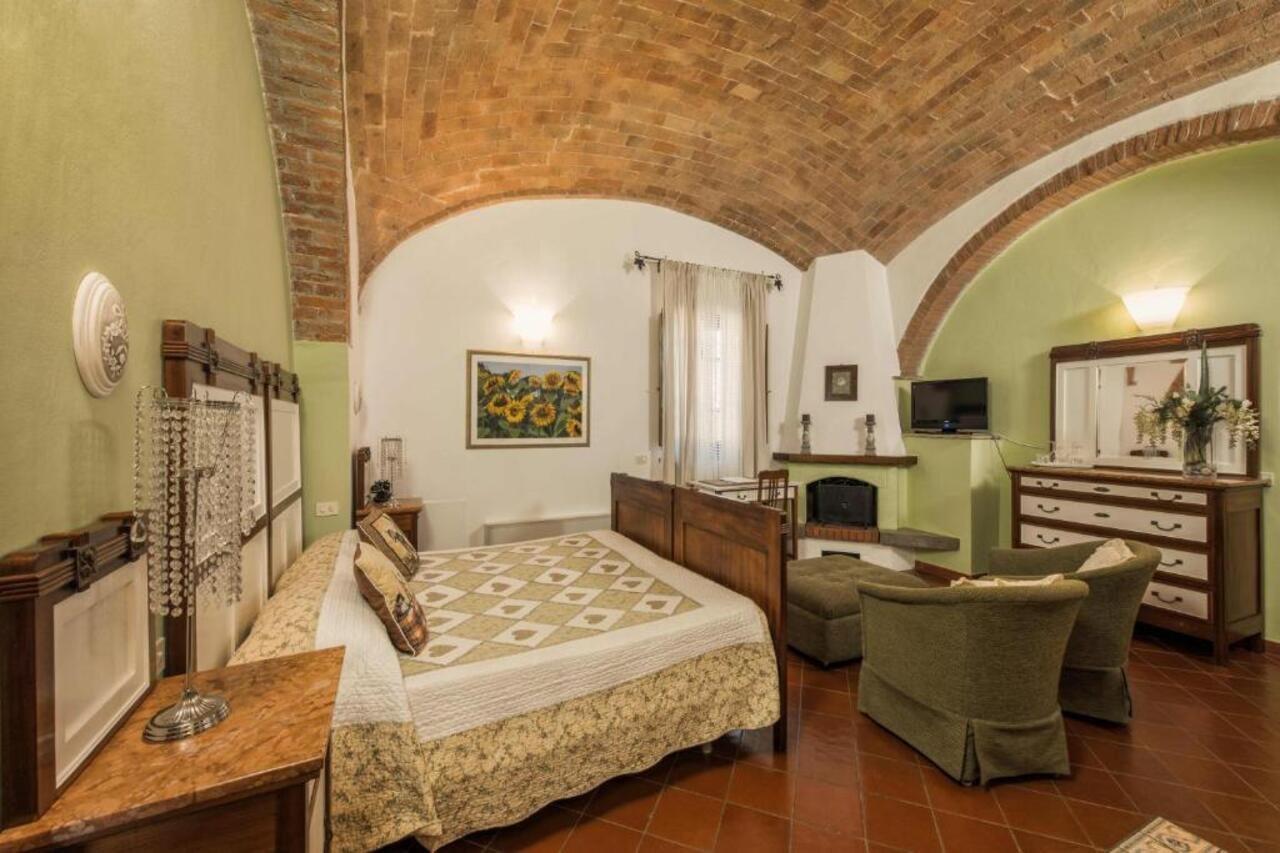 ホテル Borgo Tre Rose Valiano エクステリア 写真