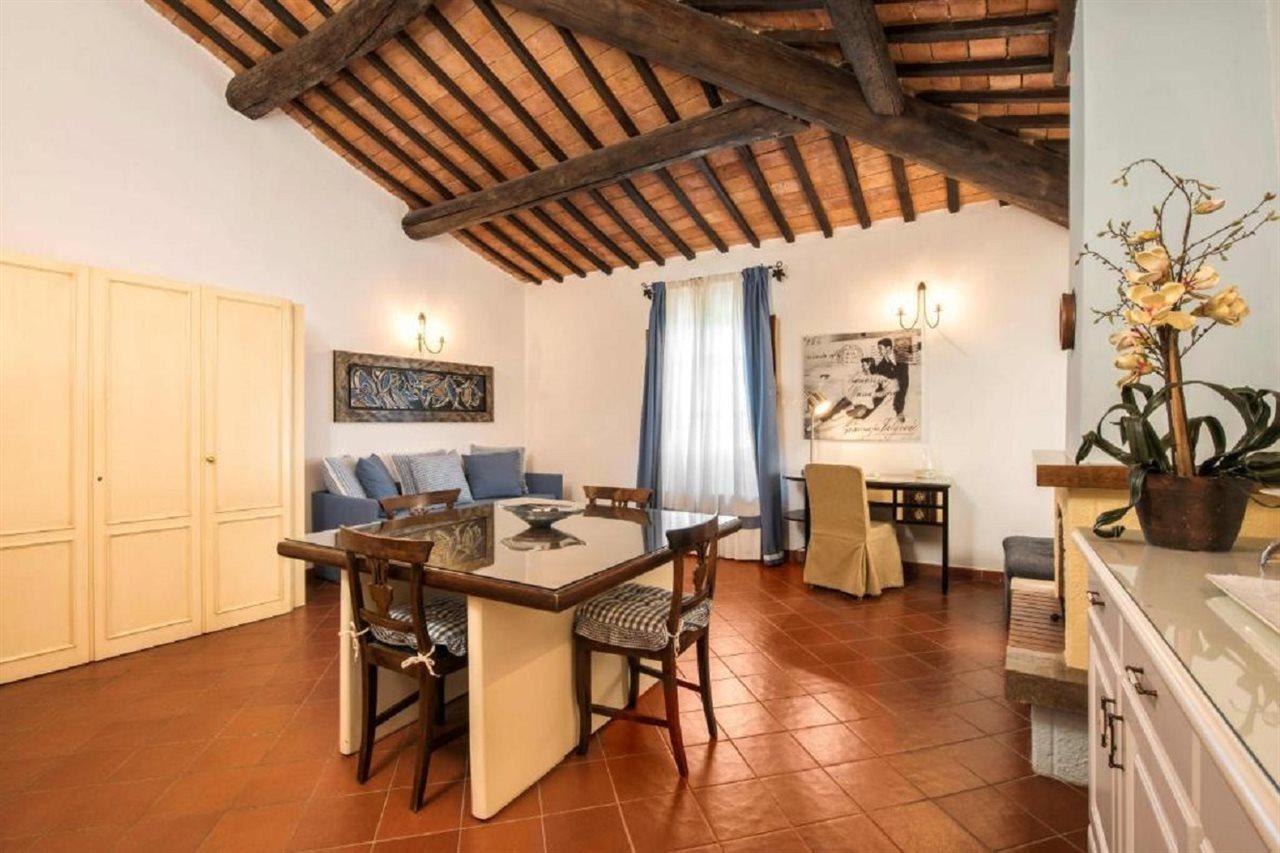 ホテル Borgo Tre Rose Valiano エクステリア 写真