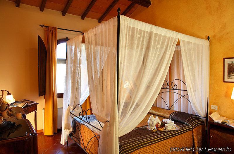 ホテル Borgo Tre Rose Valiano 部屋 写真