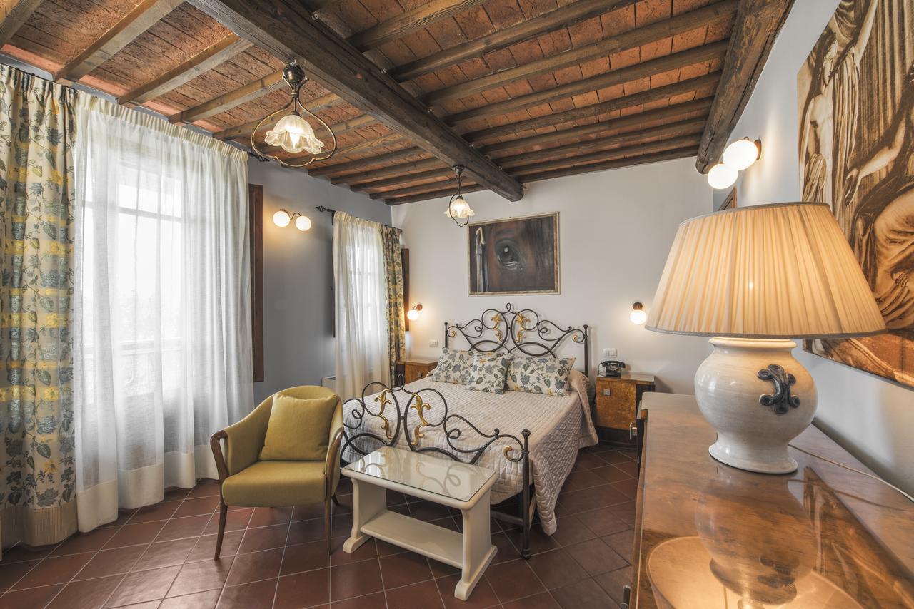 ホテル Borgo Tre Rose Valiano エクステリア 写真