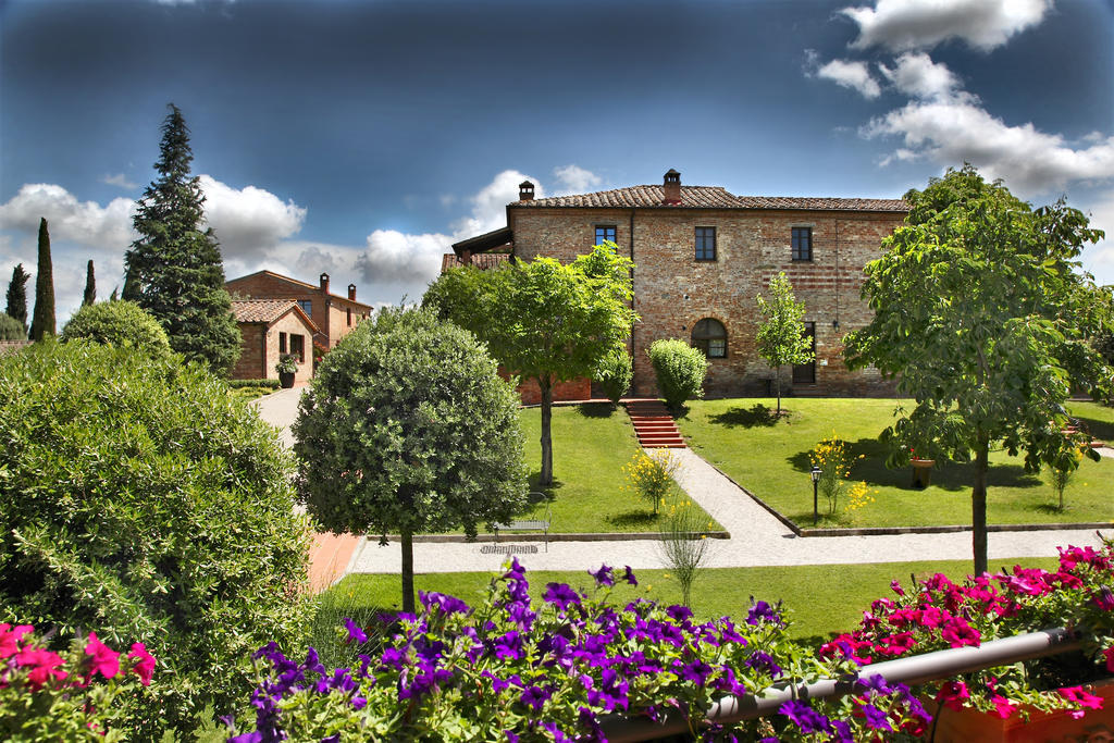 ホテル Borgo Tre Rose Valiano エクステリア 写真