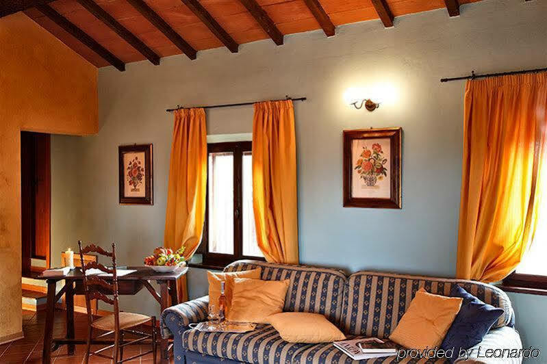 ホテル Borgo Tre Rose Valiano エクステリア 写真
