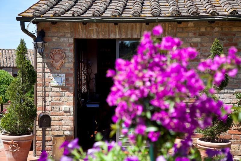 ホテル Borgo Tre Rose Valiano エクステリア 写真